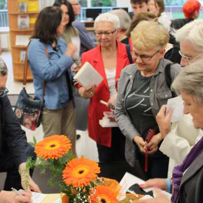 Grzegorz Miecugow odwiedził słubicką bibliotekę